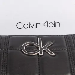 Portefeuille femme Calvin Klein re-lock large ziparound Noir - ZESHOES