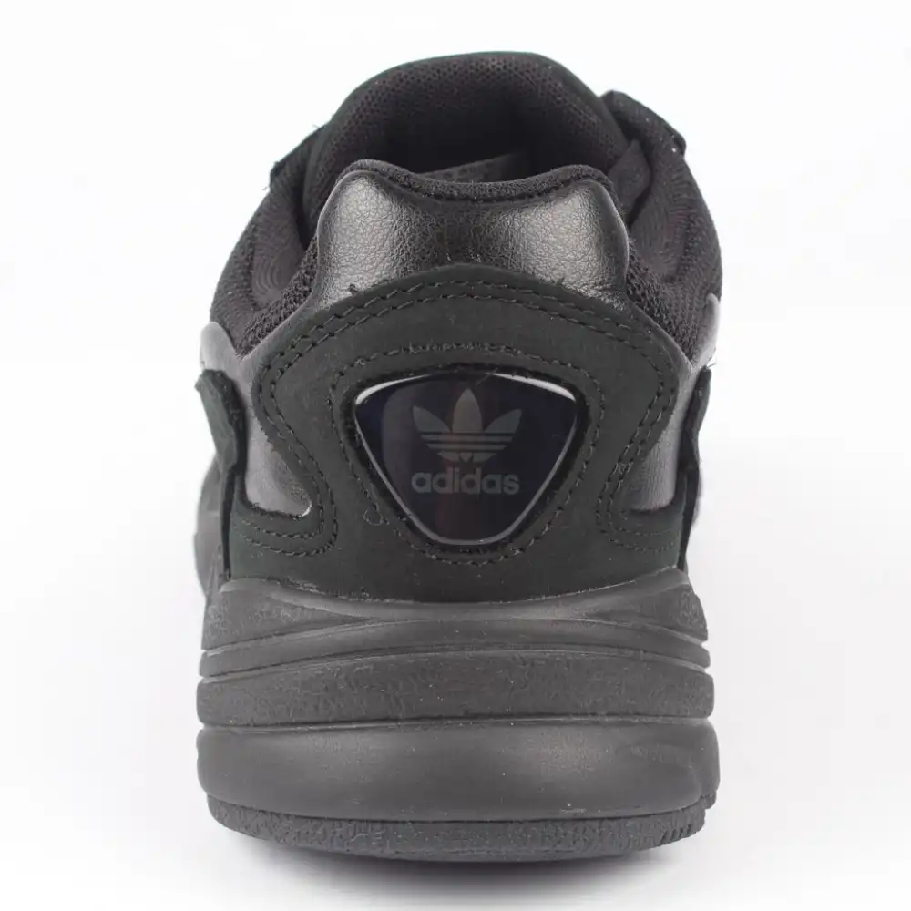 Basket basse femme Adidas falcon Noir - ZESHOES