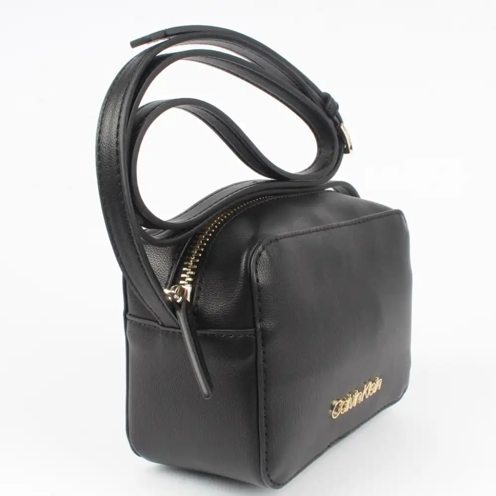 Sacoche femme Calvin Klein must classic Noir - ZESHOES