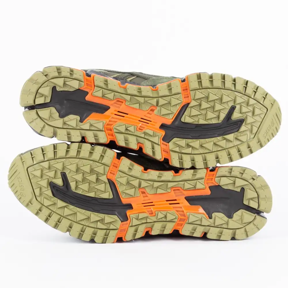 Produits victimes de leur succès Asics gel nandi 360 Kaki