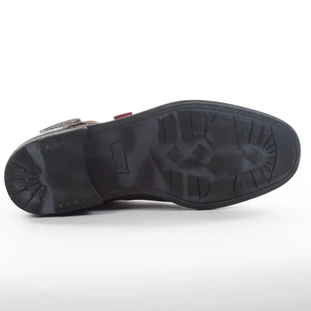 Produits victimes de leur succès Levis Chaussure Levis Fowler Marron