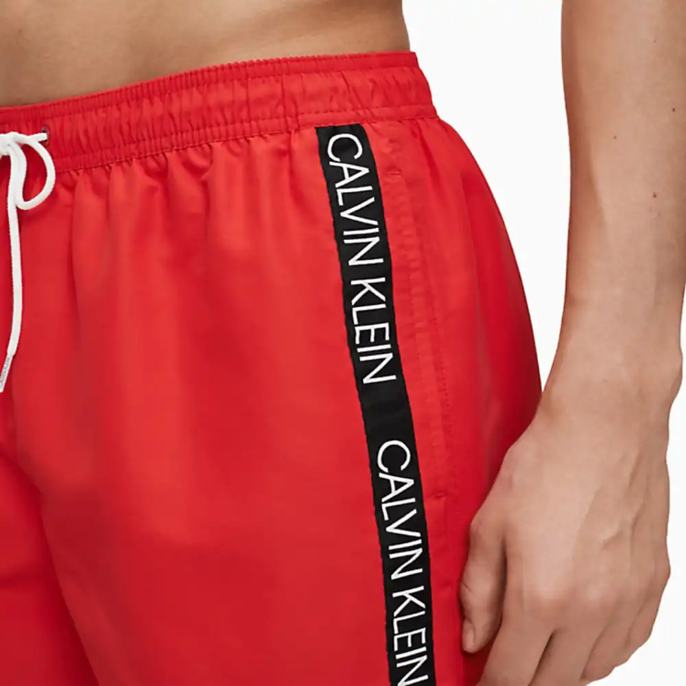 Short De Bain Homme Calvin Klein Core Logo Tape Rouge Zeshoes