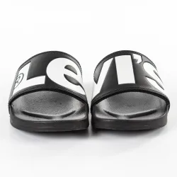 Produits victimes de leur succès Levis strong branding Noir