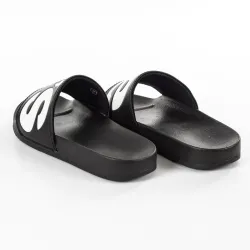 Produits victimes de leur succès Levis strong branding Noir