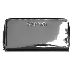 must large ziparound