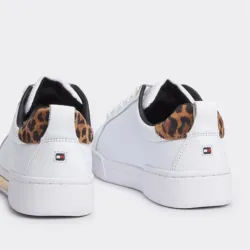 Produits victimes de leur succès Tommy Jeans branded leo print Blanc