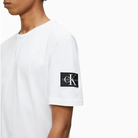 Produits victimes de leur succès Calvin Klein Blanc monogram sleeve badge reg yaf