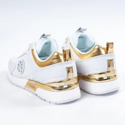 Basket basse femme Guess marlyn logo gaufre Blanc