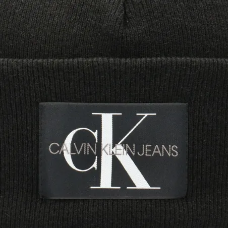 Produits victimes de leur succès Calvin Klein Noir  j basic knited beanie
