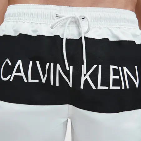 Produits victimes de leur succès Calvin Klein Blanc core logo