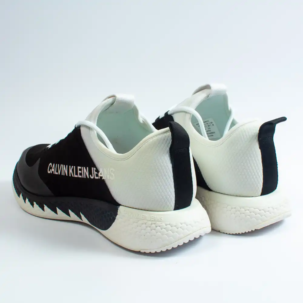 Basket basse homme Calvin Klein B4S0137 noir et blanc Basket basse homme Calvin Klein B4S0137 noir et blanc