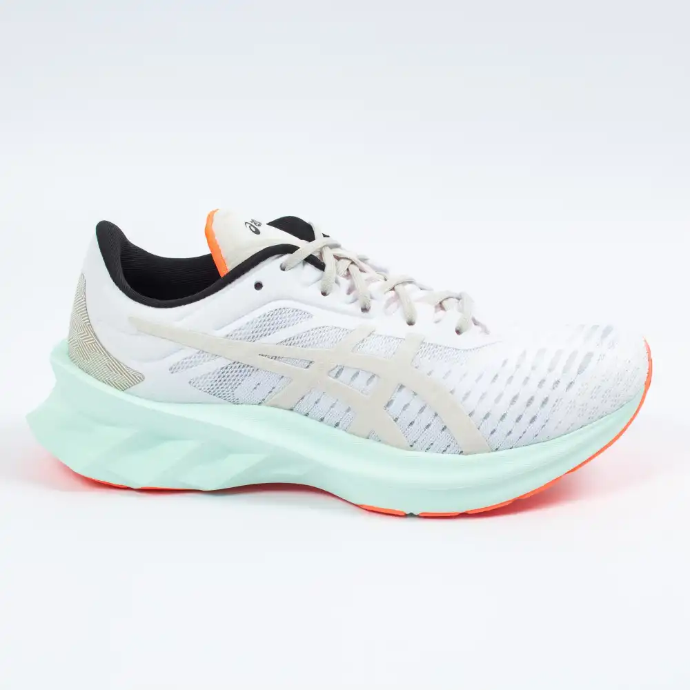 Basket basse femme Asics Novablast SPS Blanc - ZESHOES