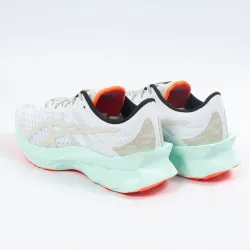 Basket basse femme Asics Novablast SPS Blanc - ZESHOES