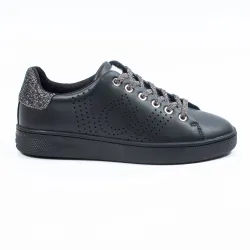 Basket basse femme Guess Ranvo Perforated Sneaker Noir - ZESHOES