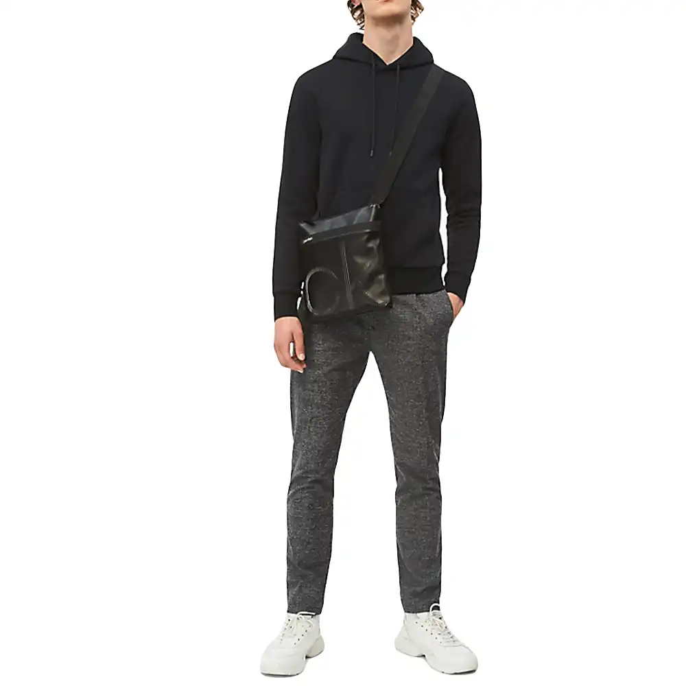 Sac a bandouliere homme Calvin Klein Up flat crossover Noir - ZESHOES