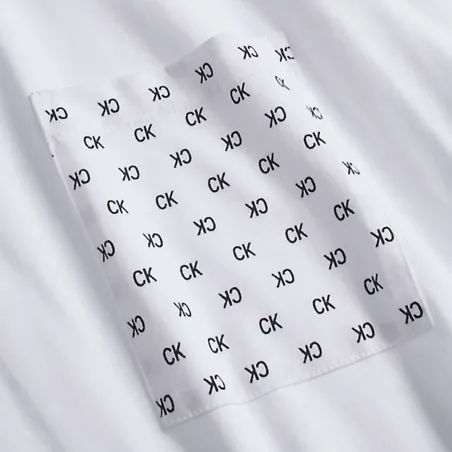 Produits victimes de leur succès Calvin Klein Blanc Héros logo reg top pocket