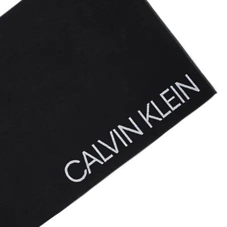 Produits victimes de leur succès Calvin Klein Noir basic logo