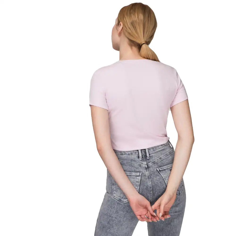 Tee shirt manche courte femme Guess Logo triangle Rose - ZESHOES Tee shirt manche courte femme Guess Logo triangle Rose - ZESHOES