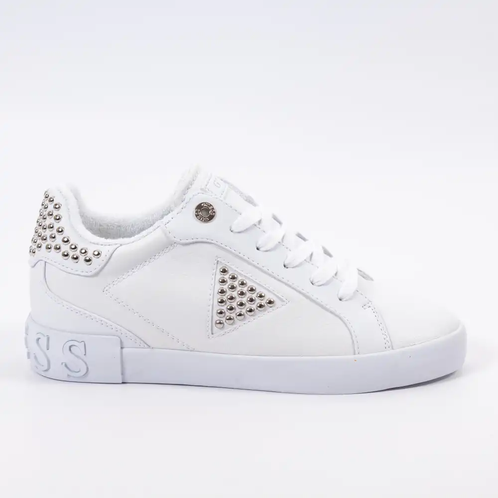 Basket basse femme Guess Triangle logo Blanc - ZESHOES Basket basse femme Guess Triangle logo Blanc - ZESHOES