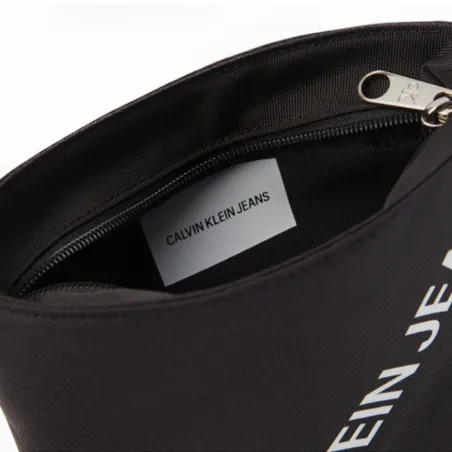 Produits victimes de leur succès Calvin Klein Noir Micro flatpack