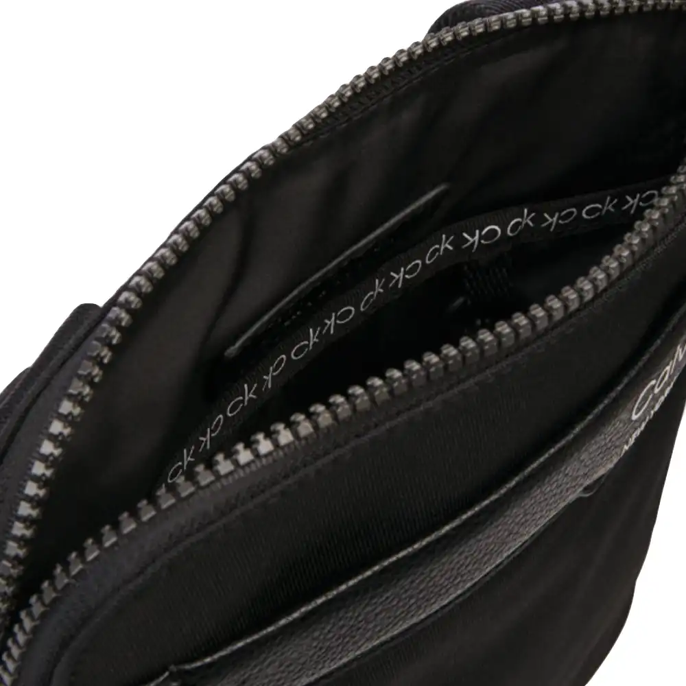 Pochette homme Calvin Klein Flat pack Noir - ZESHOES Pochette homme Calvin Klein Flat pack Noir - ZESHOES