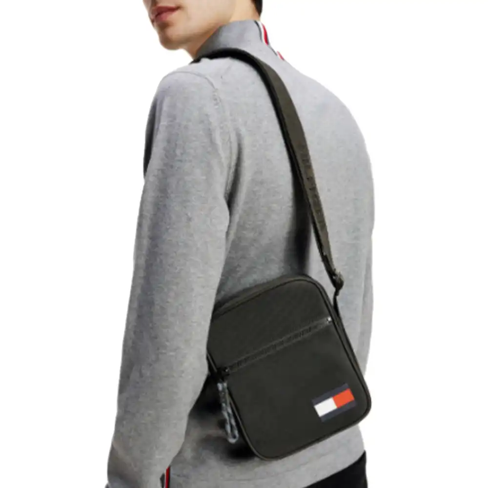 Pochette homme Tommy Jeans Messenger bag Noir - ZESHOES Pochette homme Tommy Jeans Messenger bag Noir - ZESHOES