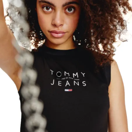 Produits victimes de leur succès Tommy Jeans Noir Logo tank 