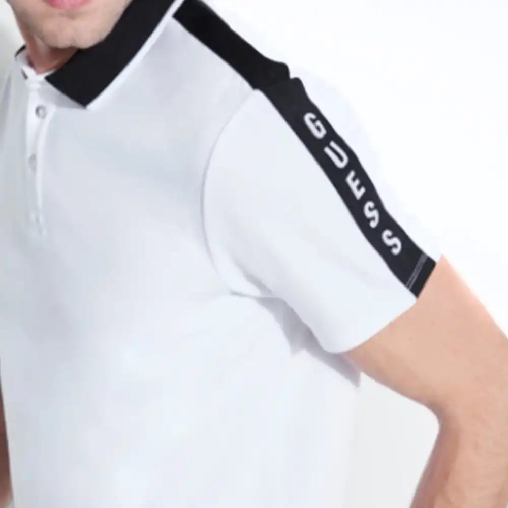 Polo manche courte Guess Contrastes Blanc - ZESHOES Polo manche courte Guess Contrastes Blanc - ZESHOES