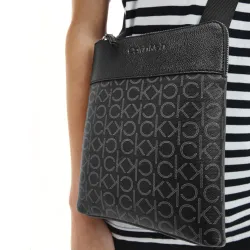 Pochette homme Calvin Klein Unlimited logo Noir - ZESHOES Pochette homme Calvin Klein Unlimited logo Noir - ZESHOES