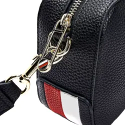 Pochette femme Tommy Jeans Essence à logo emblématique Noir - ZESHOES Pochette femme Tommy Jeans Essence à logo emblématique Noir - ZESHOES