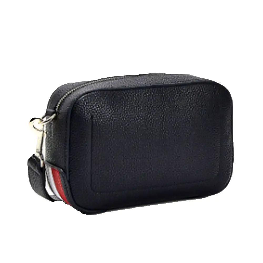 Pochette femme Tommy Jeans Essence à logo emblématique Noir - ZESHOES Pochette femme Tommy Jeans Essence à logo emblématique Noir - ZESHOES