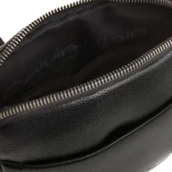 Sac a bandouliere homme Calvin Klein Style plat Noir - ZESHOES Sac a bandouliere homme Calvin Klein Style plat Noir - ZESHOES