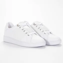 Basket basse femme Guess logo gaufre gravé Blanc - ZESHOES