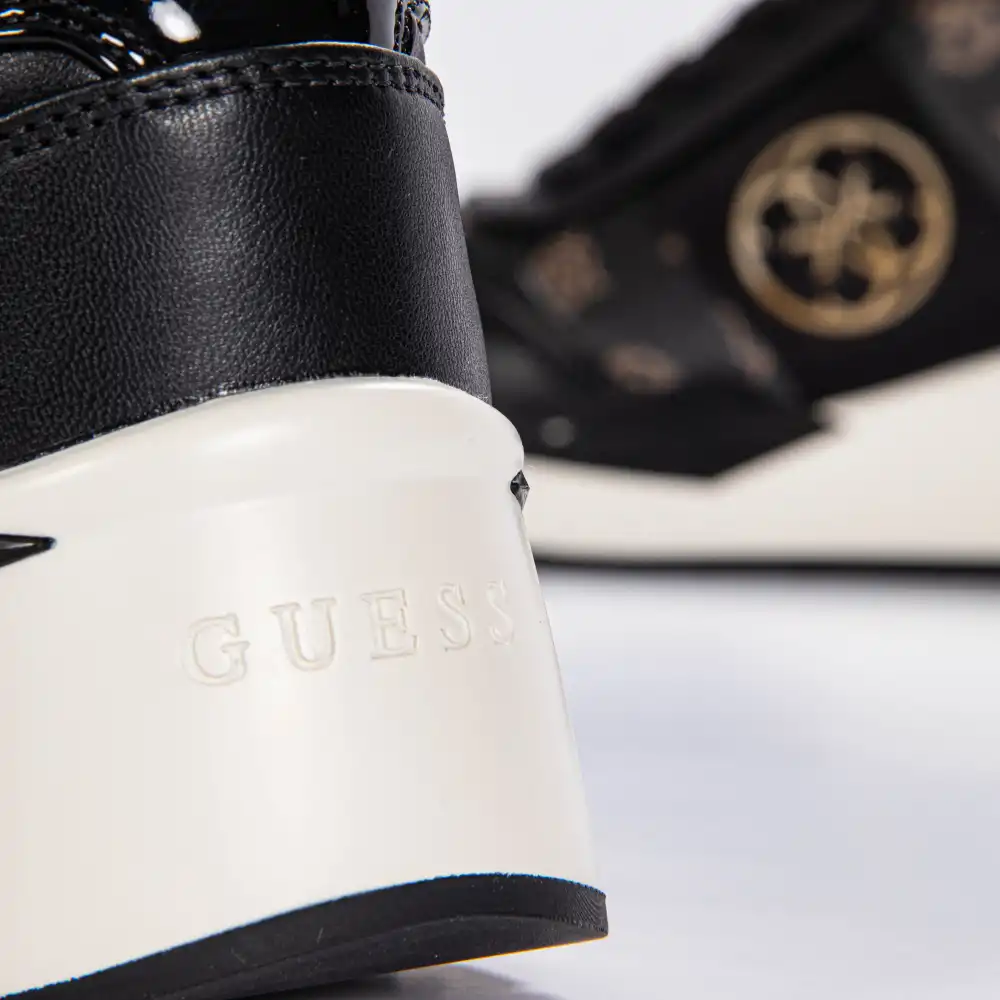 Basket de ville basse femme Guess Tesha 4g logo Noir - ZESHOES