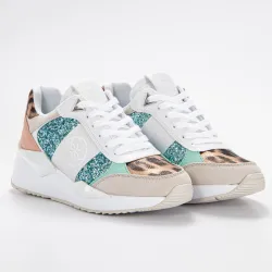 Basket basse femme Guess Tesha 4g logo Multicolor - ZESHOES Basket basse femme Guess Tesha 4g logo Multicolor - ZESHOES