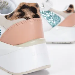 Basket basse femme Guess Tesha 4g logo Multicolor - ZESHOES Basket basse femme Guess Tesha 4g logo Multicolor - ZESHOES