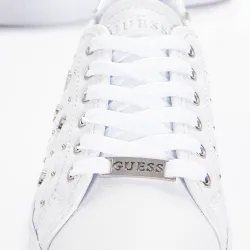 Basket de ville basse femme Guess Sneaker riyan logo gaufre Blanc - ZESHOES