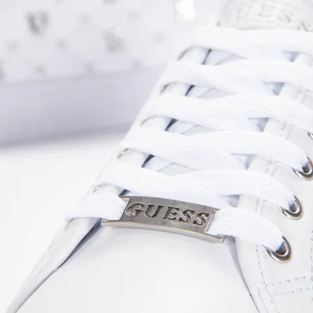 Produits victimes de leur succès Guess Blanc Sneaker riyan logo gaufre