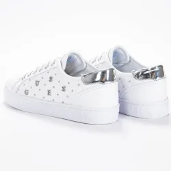 Basket de ville basse femme Guess Sneaker riyan logo gaufre Blanc - ZESHOES