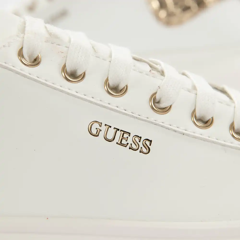 Basket basse femme Guess Gold classic Blanc - ZESHOES Basket basse femme Guess Gold classic Blanc - ZESHOES