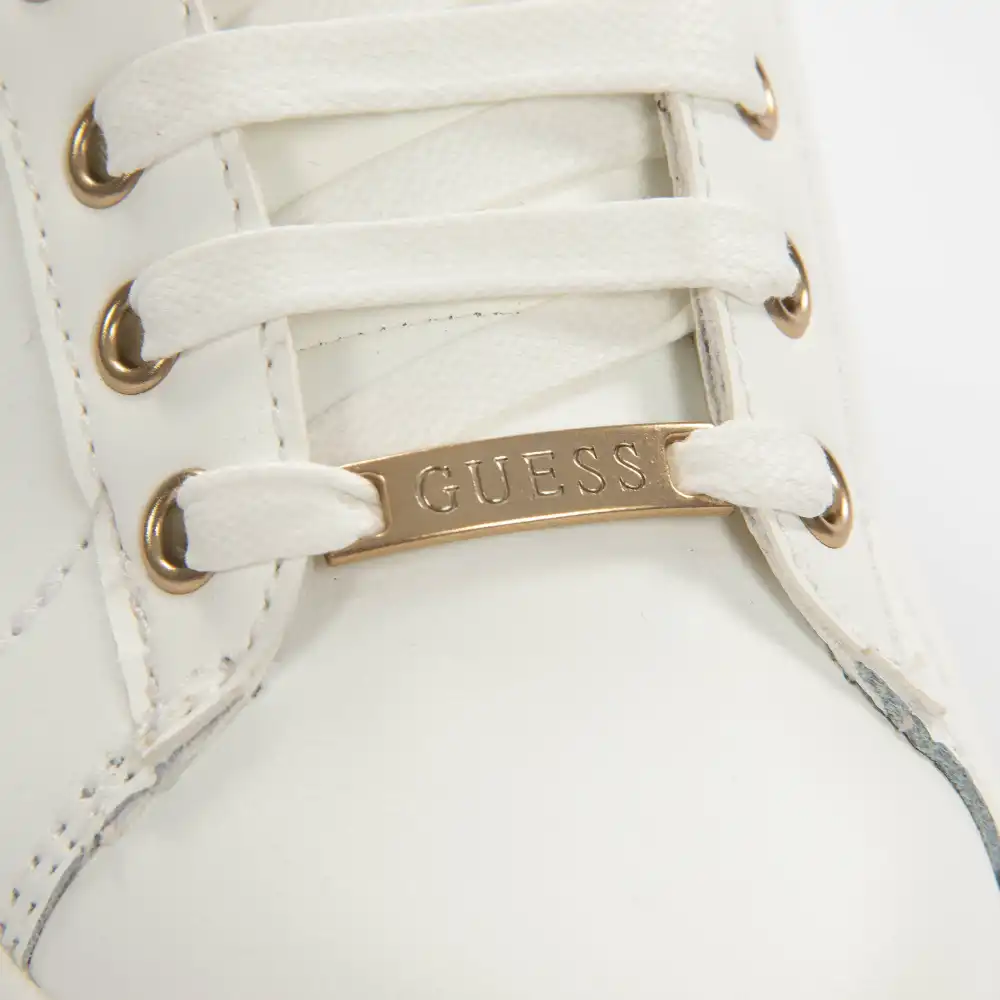 Basket basse femme Guess Gold classic Blanc - ZESHOES Basket basse femme Guess Gold classic Blanc - ZESHOES