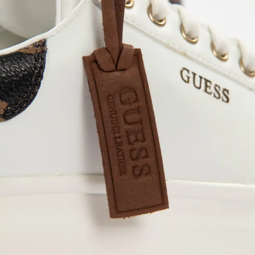 Basket basse femme Guess Vintage logo Blanc - ZESHOES Basket basse femme Guess Vintage logo Blanc - ZESHOES