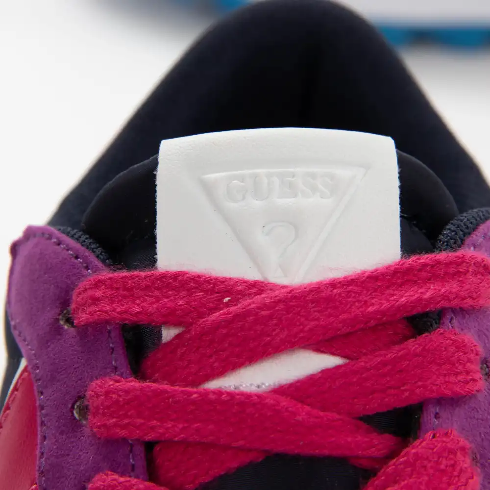 Triangle logo Guess - 4