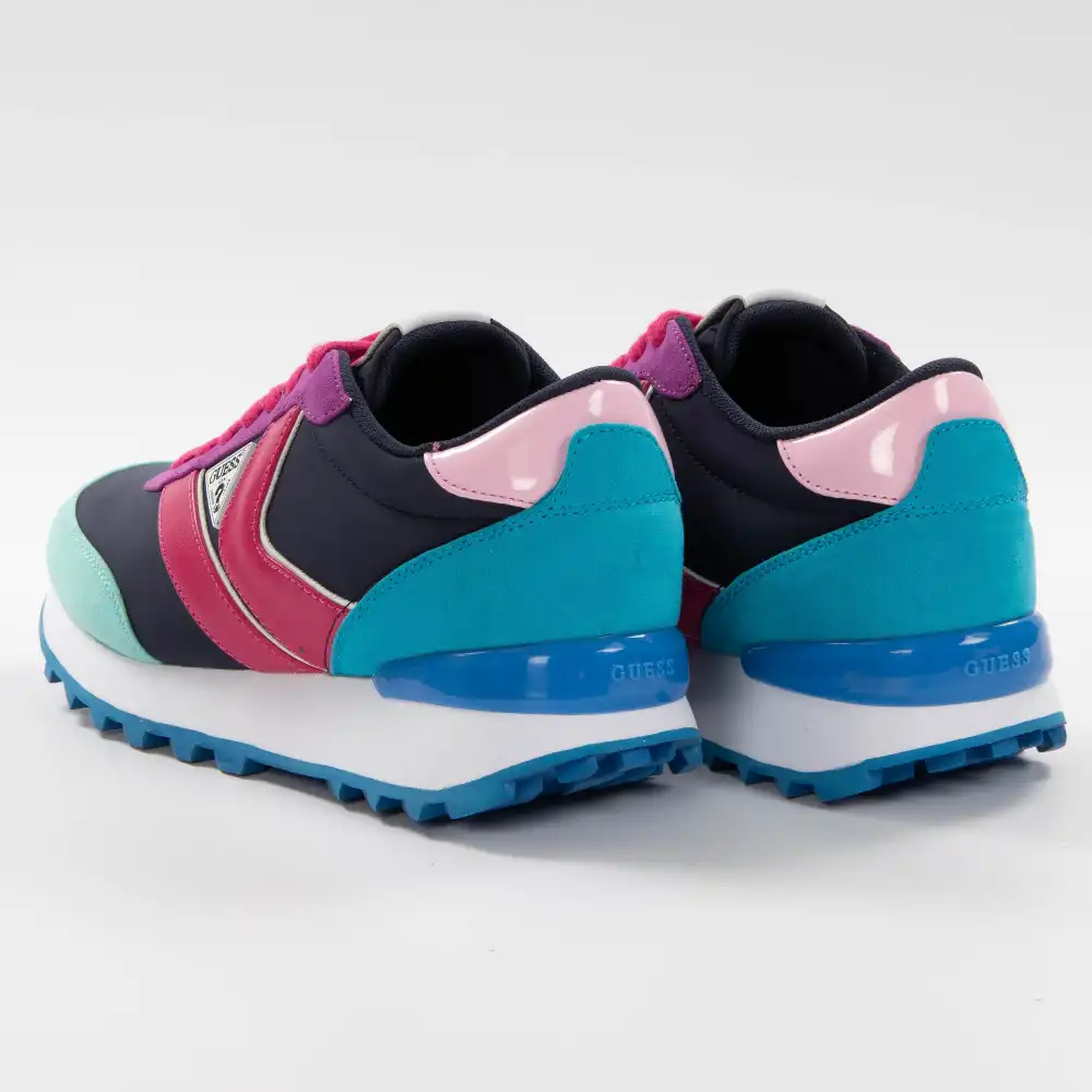 Triangle logo Guess - 10