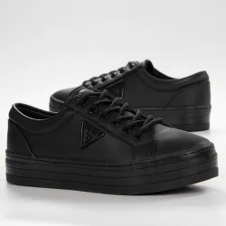Basket basse femme Guess Bhania logo triangle Noir - ZESHOES