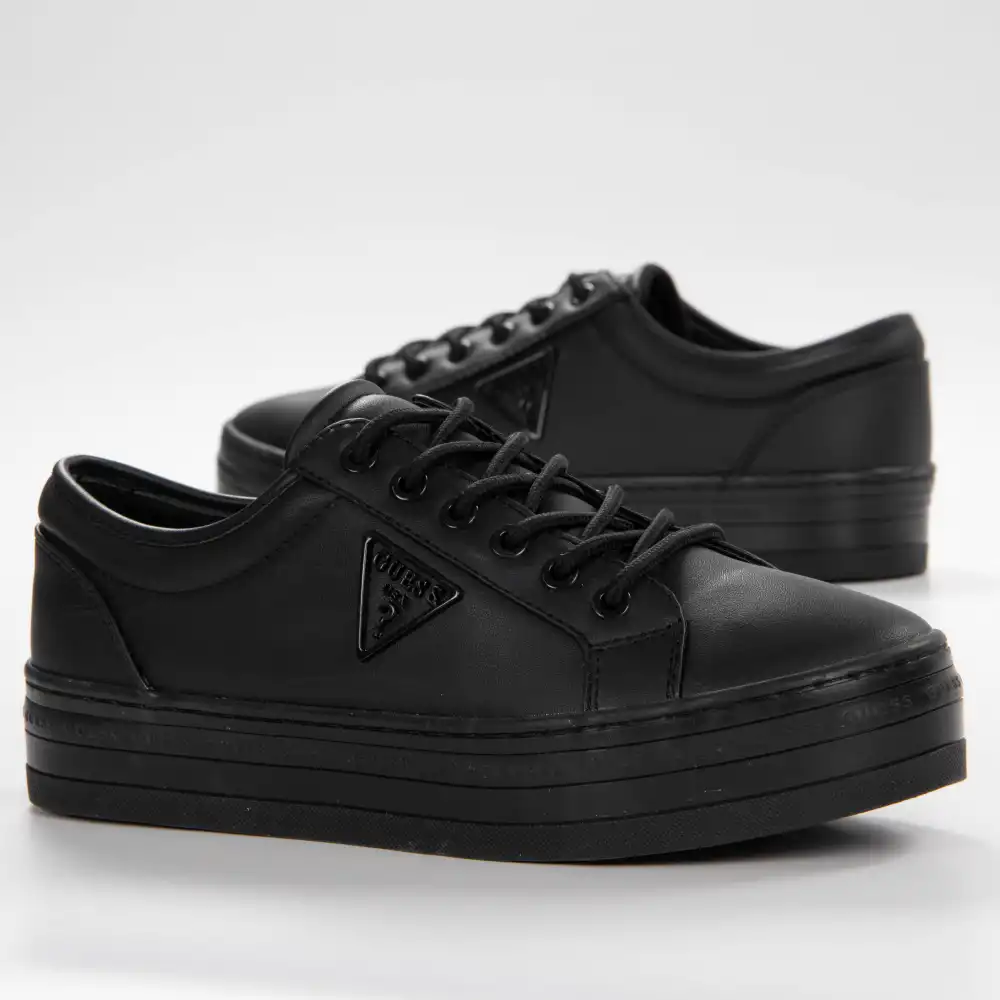 Basket basse femme Guess Bhania logo triangle Noir - ZESHOES