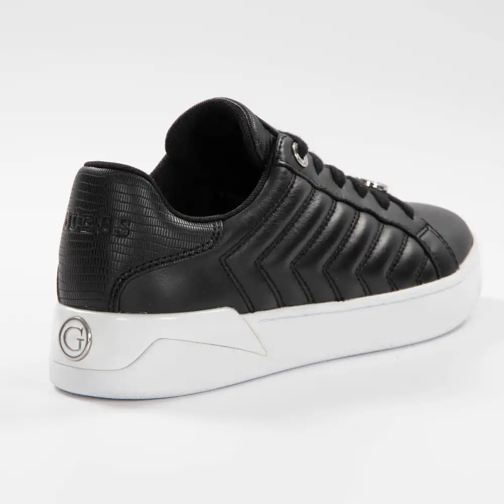 Basket basse femme Guess Reace dark Noir - ZESHOES Basket basse femme Guess Reace dark Noir - ZESHOES