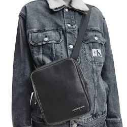 Sac a bandouliere homme Calvin Klein Little logo Noir - ZESHOES Sac a bandouliere homme Calvin Klein Little logo Noir - ZESHOES