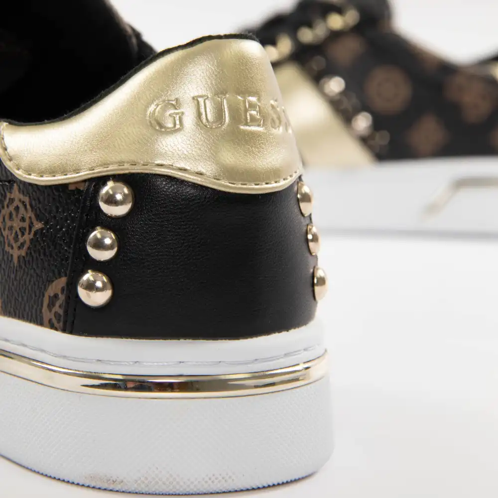 Basket de ville basse femme Guess Dark rubis Noir - ZESHOES