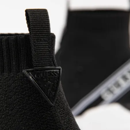 Produits victimes de leur succès Guess Noir Style chaussettes